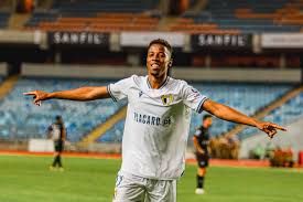 Simon Banza - FC Famalicão forward