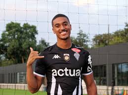 Y. Valery - Angers SCO defender