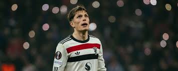 L. Souza - Al Feiha midfielder